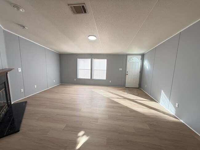 Sala de estar - 15527 Lake Little Rd