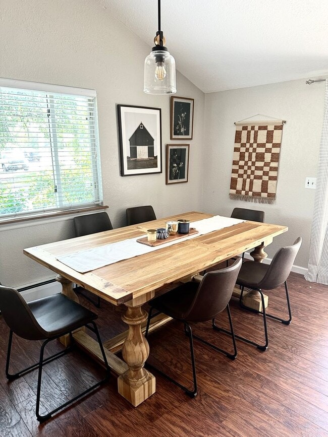 Photo - 2807 Benton St. Apartment