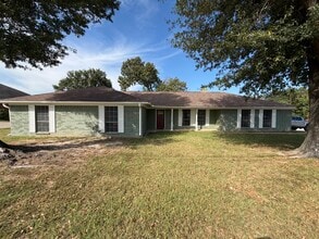 Building Photo - 203 Eisenhower Dr