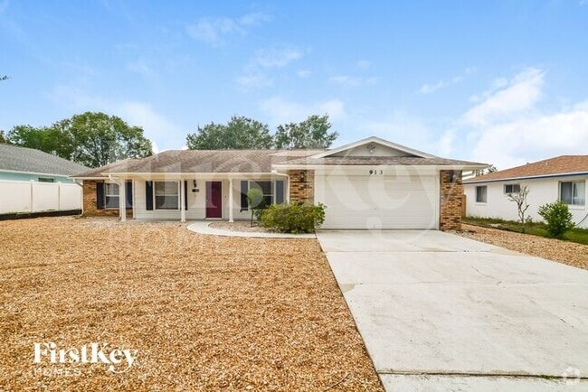 Building Photo - 913 Sylvia Dr