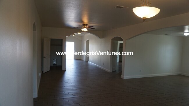 Foto del edificio - 9520 Prairieview Dr