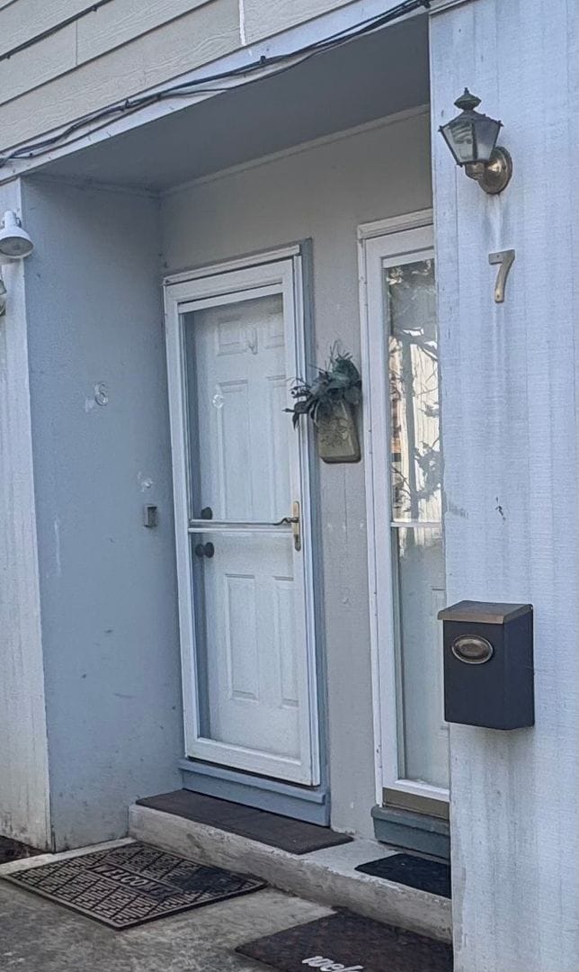 Building Photo - Charming Remodeled Townhome in Raleigh West - Prime Location w/ Garage & Private Patio