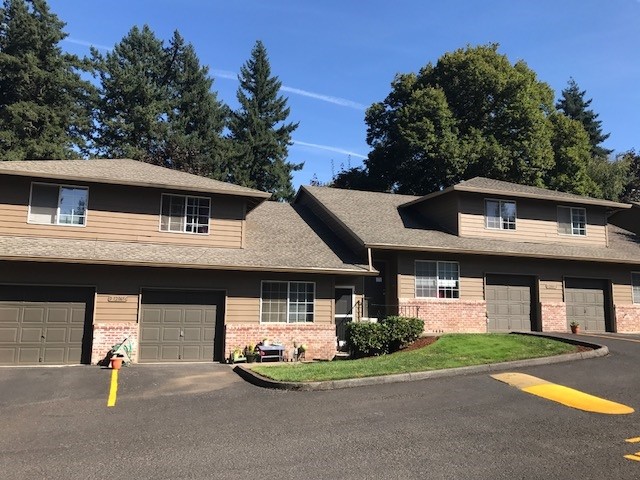 Building Photo - The Ridge