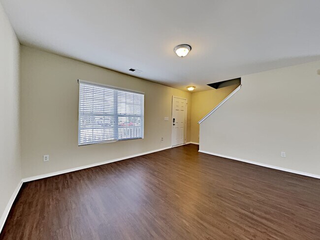 Foto del edificio - 9412 John Russell Rd