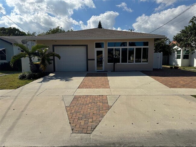 Foto del edificio - 350 SW 2nd Ave