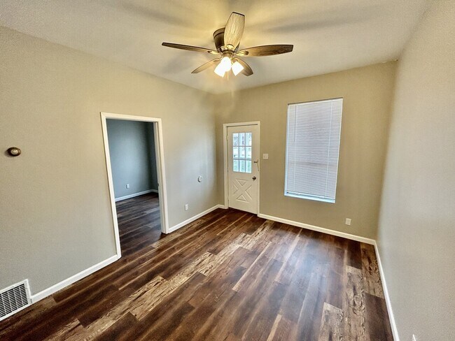 Building Photo - 852 Lewis Avenue