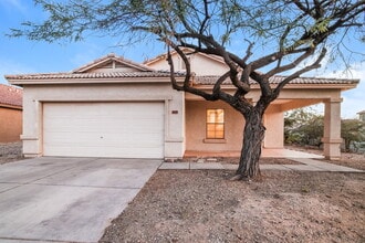 Building Photo - 1937 E Lusitano Loop