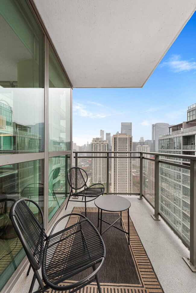 Foto del edificio - 365 N Halsted St