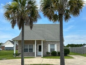 Building Photo - 496 Tropical Way