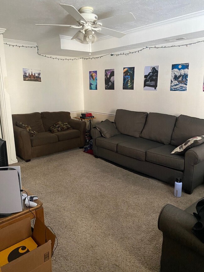 Building Photo - 565 N 300 E