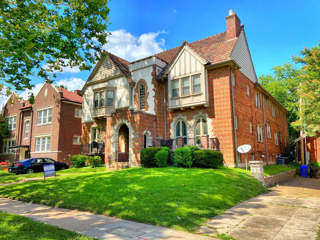 Primary Photo - 7311 Pershing Ave