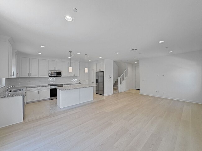 Building Photo - Stunning 4B/2.5BA New Build Home in Oceans...
