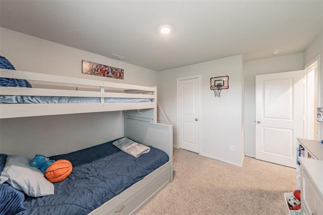 Building Photo - 104 Piping Rock Dr