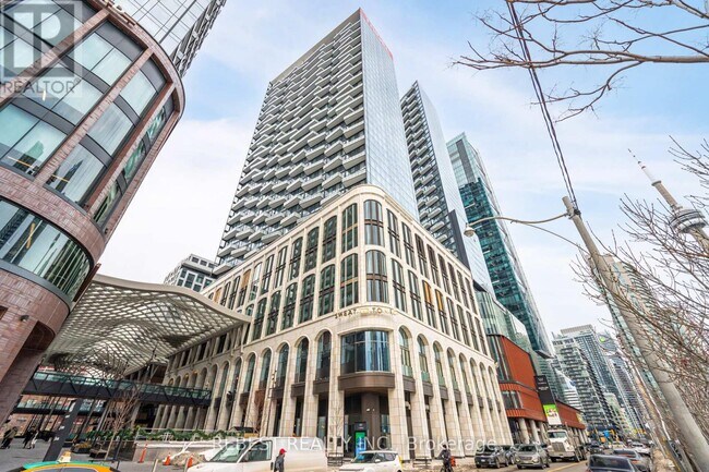 Building Photo - 470 Front St W