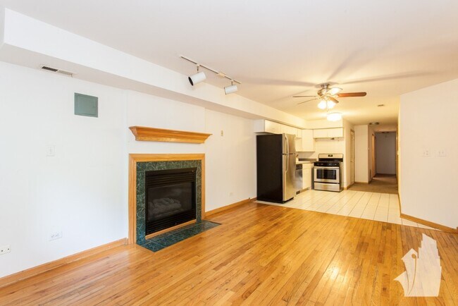 Foto del edificio - 1534 N Claremont Ave
