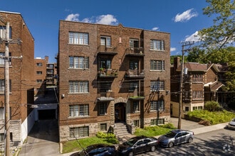 Building Photo - 5050 Av Roslyn