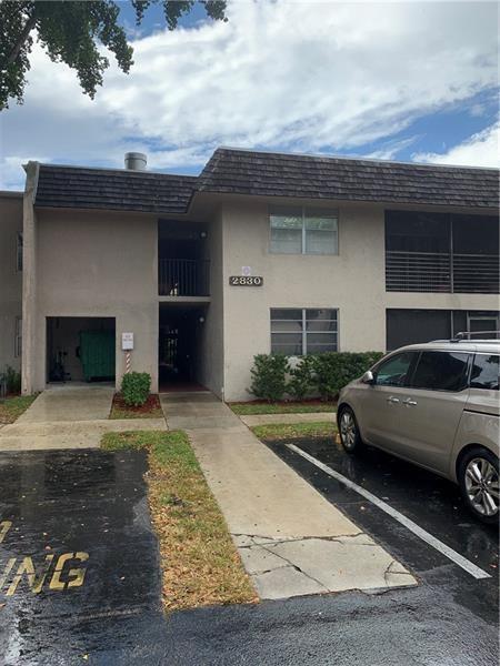 Foto del edificio - 2830 Riverside Dr
