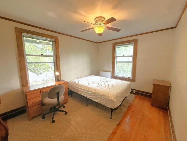 Foto del edificio - 103 Spring Ln