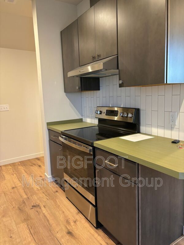 Building Photo - 2332 Shorthorn Ave