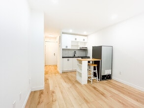 Building Photo - 1375 Rue La Fontaine