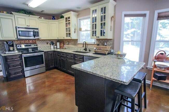 Building Photo - 138 Rockspray Ridge