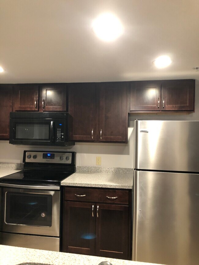 Foto del edificio - 437 W 6th St