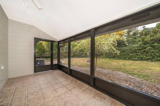 Foto del edificio - 116 Willow Ave