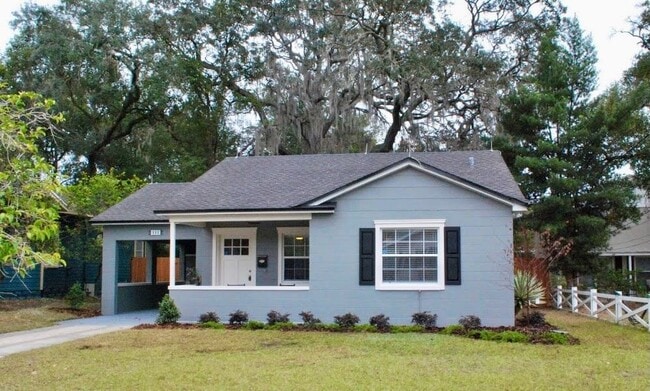 Photo - 111 S Lawsona Blvd House