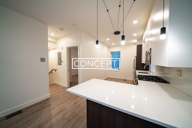 Foto del edificio - 1474A Tremont St. Unit 1