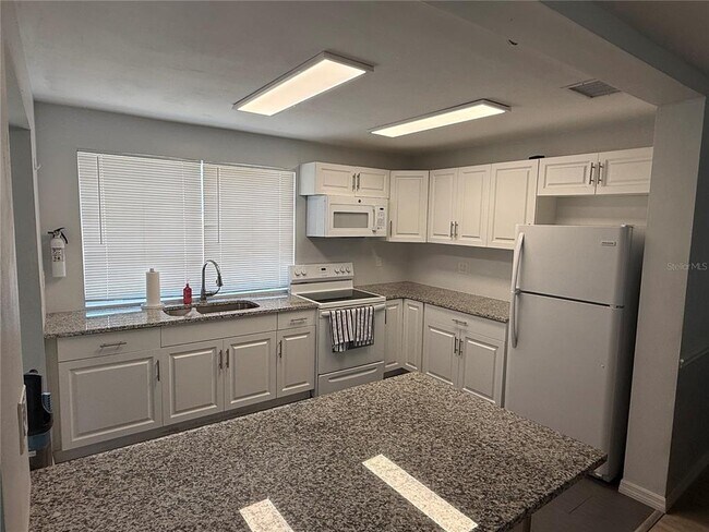 Building Photo - 4921 33rd Terrace N