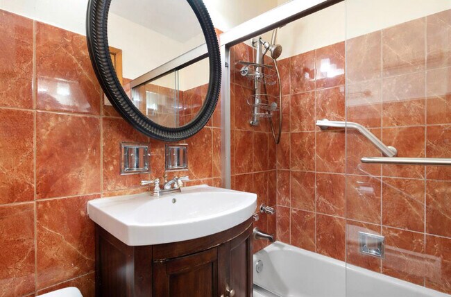 Foto del edificio - 6361 N Paulina St