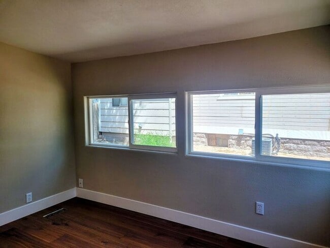 Foto del edificio - Downtown Cottage newly remodeled 2 Bed and...