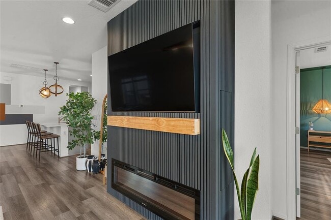 Building Photo - 433 Gaida Loop