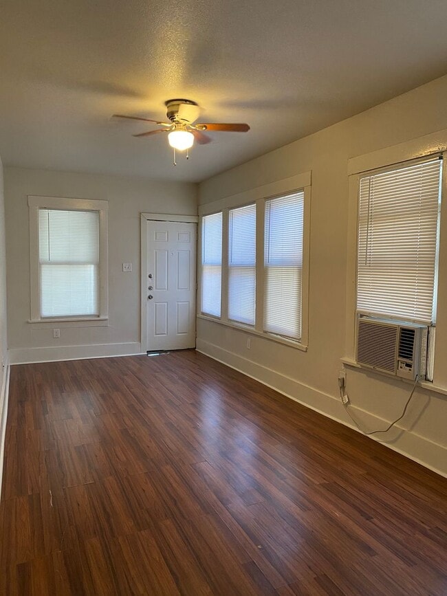 Building Photo - 219 Paschal St