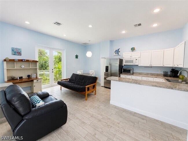 Building Photo - 10919 Parnu St