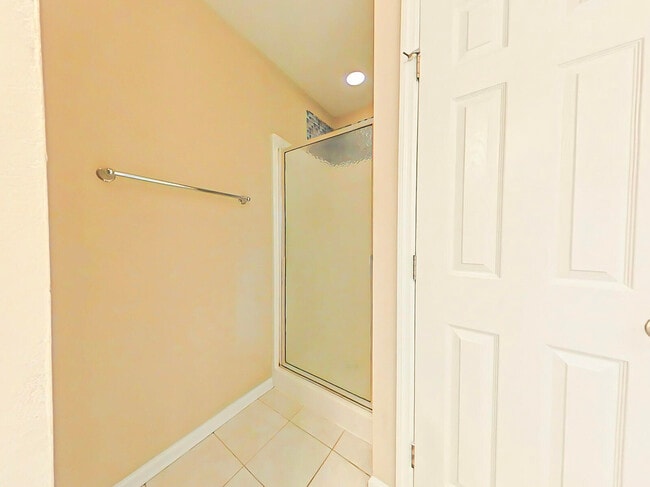 Building Photo - 709 Lakeside Landing Ct