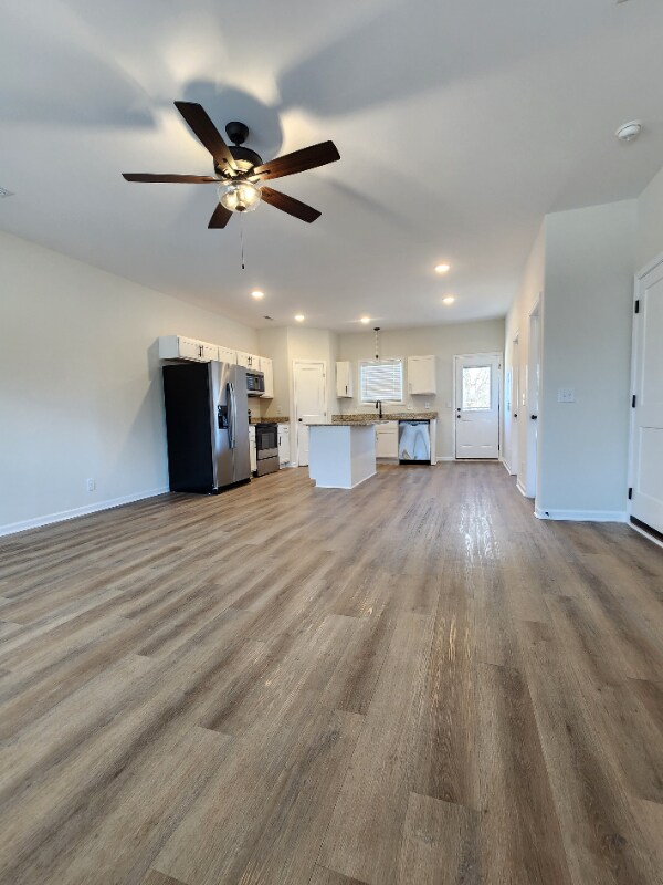 Foto del edificio - 615 Peachers Mill Rd