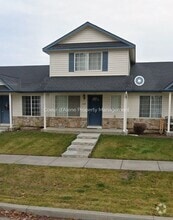 Building Photo - 1121 W Sumac Ave