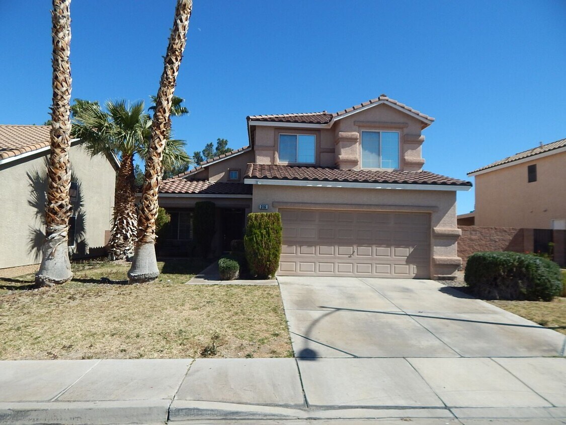 Foto principal - Gorgeous 3Bed/3Bath 2 Story home w/ office...