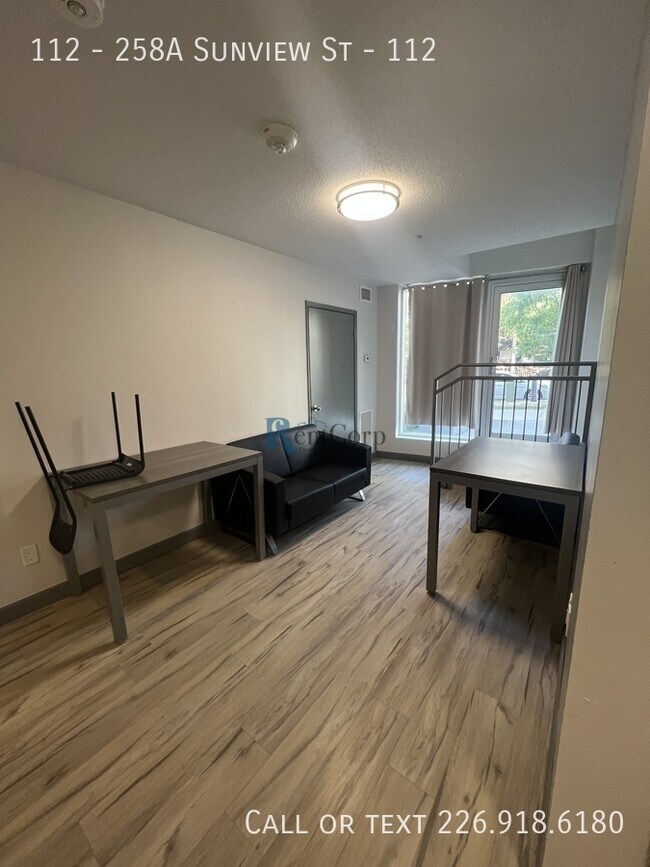 Photo du bâtiment - 258A-258A Sunview St