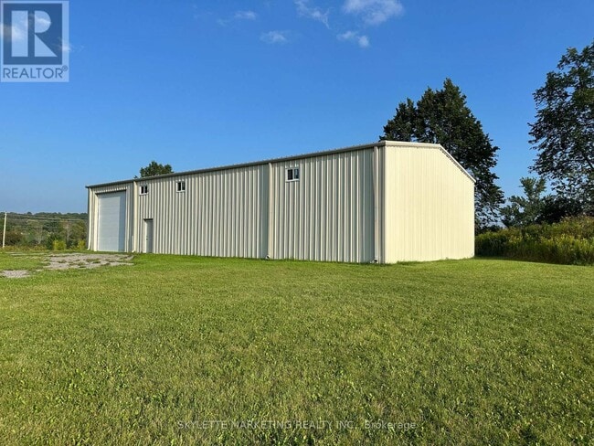 Building Photo - 22334 Woodbine Ave