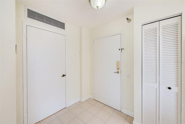 Building Photo - 2333 Feather Sound Dr