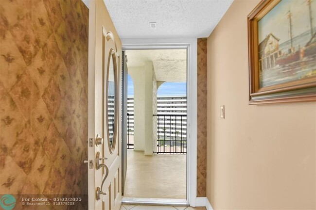 Building Photo - 1627 Riverview Rd