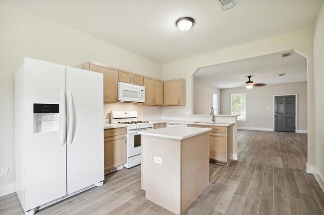 Foto del edificio - 22035 Holly Branch Dr