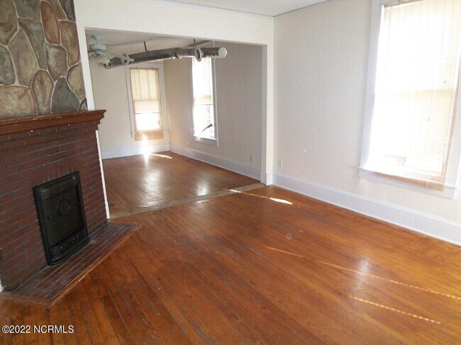 Foto del edificio - 401 S Jarvis St