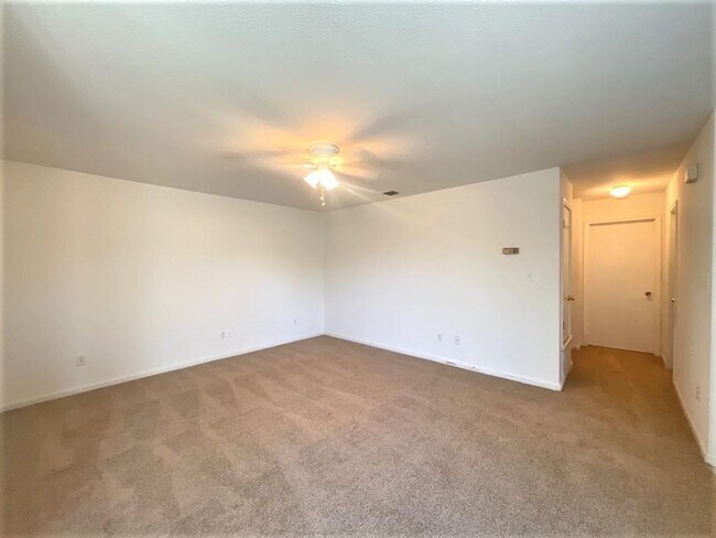 Building Photo - 203 Axis Deer Trail