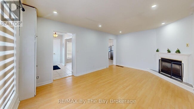 Building Photo - 9 Myrtle Lynn Pl