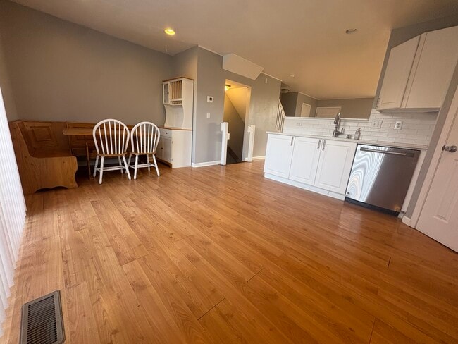 Foto del edificio - 7284 W Campus Rd