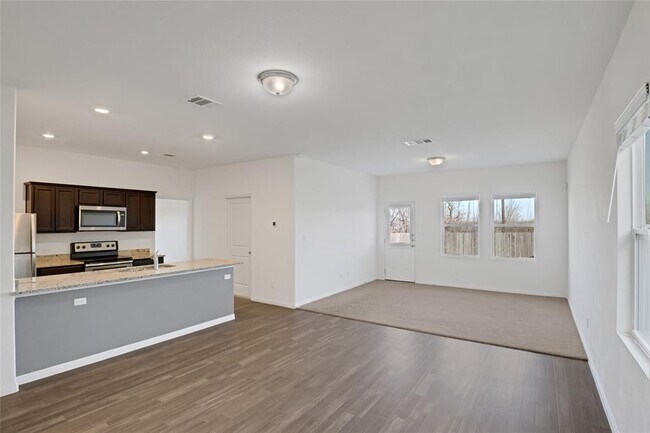 Foto del edificio - 13609 Charles Abraham Wy