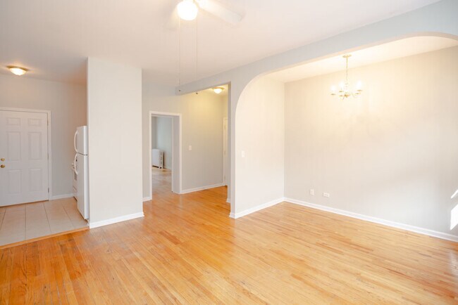 Foto del edificio - 429 E Oakwood Blvd